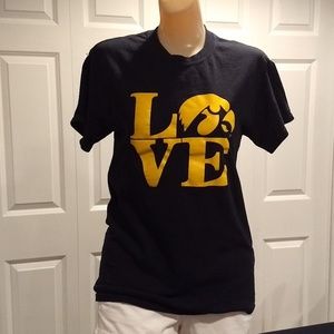 University of Iowa women's T-shirt size small
